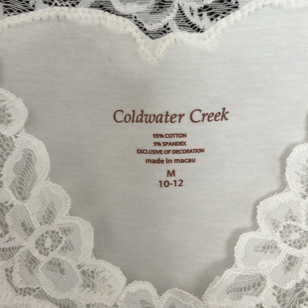 White sleeveless top with floral lace detail - Picture 2 of 4